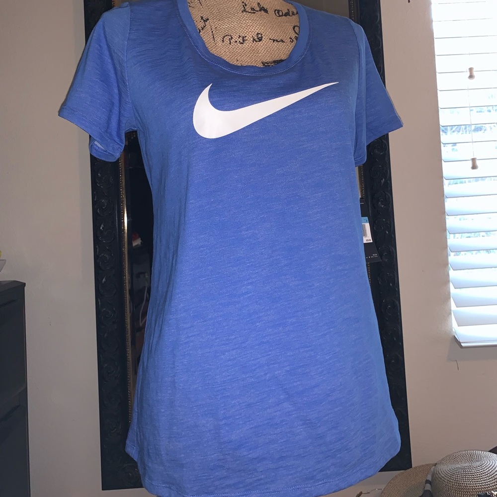 Women’s Nike training T-shirt